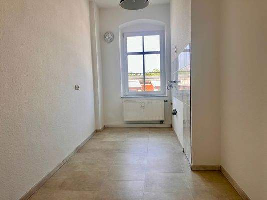 Die Küche mit Fenster