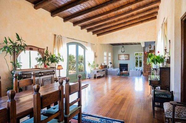 Kreta, Polemarchi: Große rustikale Villa mit tollem Meerblick zu verkaufen