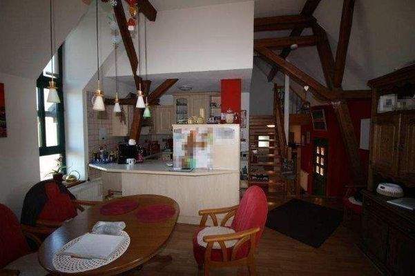 Wohnbereich mit Blickrichtung Küche