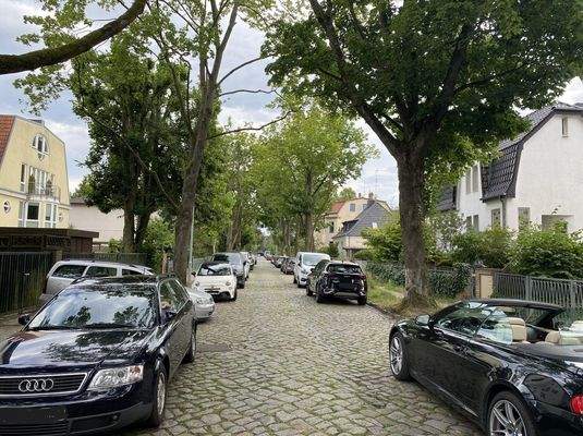 Straße vor dem Objekt.jpg