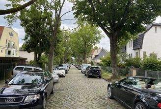 Straße vor dem Objekt.jpg