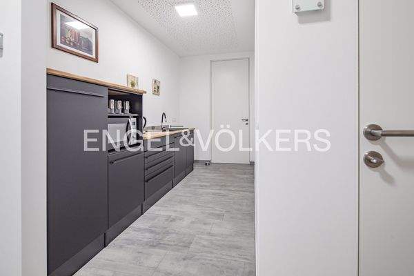 Weitere Küche im Gewerbeteil im Erdgeschoss