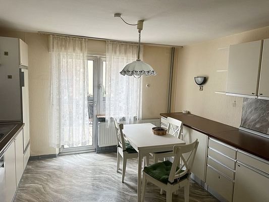 Küche mit Zugang Balkon
