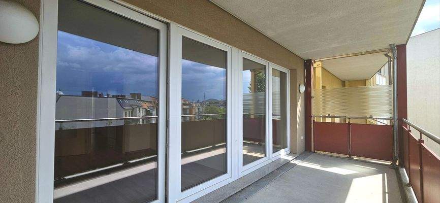 hofseitiger Balkon (2)