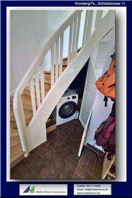 Kronberg  Schloßstrasse 11 15 Abstellraum Treppe 1