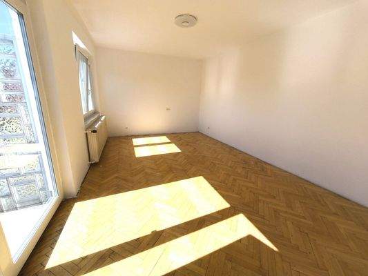 TOP 4 - Zimmer 3 mit Balkonzugang