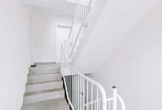 Treppenaufgang zur Wohnung