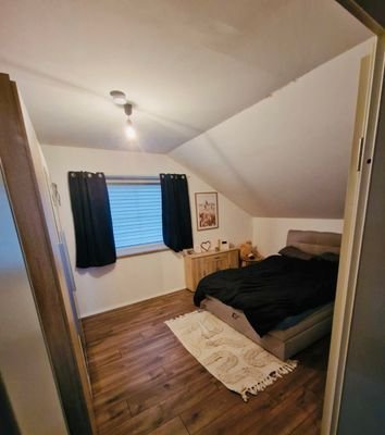Schlafzimmer DG
