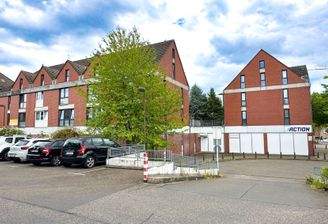 Solides Wohn-/Geschäftshaus an Fußgängerzone