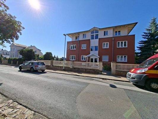 Wohnhaus Straßenansicht