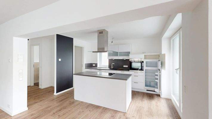 3061055c Küche Blick Eingang-Vorrat