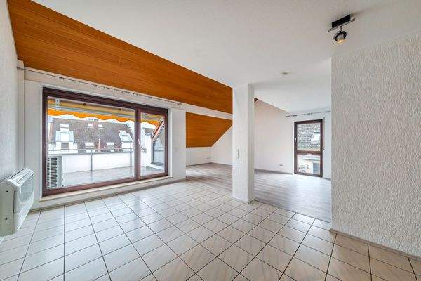 Level 1: Living/Dining Area