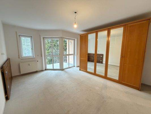 Elternschlafzimmer m. Balkon