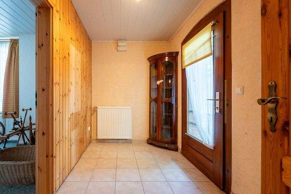 2. Eingangsbereich (ehemals Gewerbeteil)