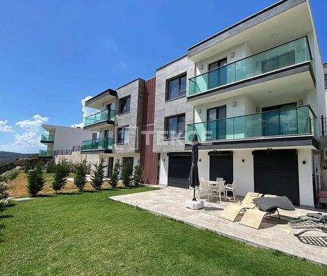 Sea View Penthouses in a Project with Pool in Bodrum
