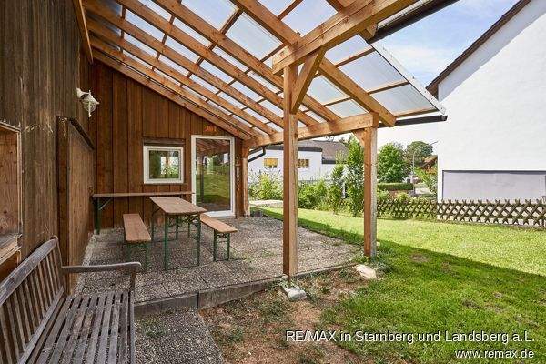 Pergola, überdachte Terrasse mit Sommergartenhaus