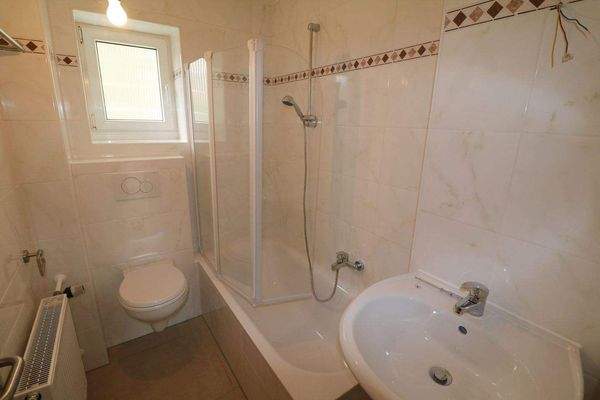 .. modernes Badezimmer !