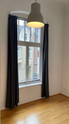 Fenster und Lampe.jpg