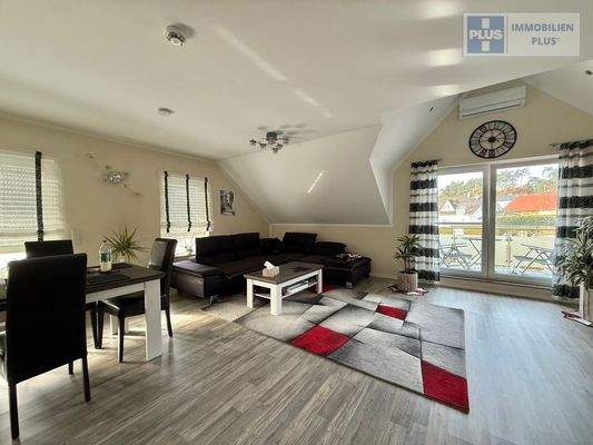 Wohn-/ Essbereich OG