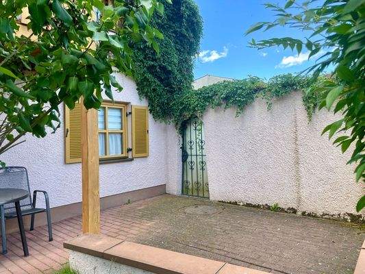 Freisitz mit Terrasse