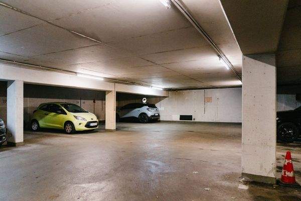 Tiefgaragenstellplatz