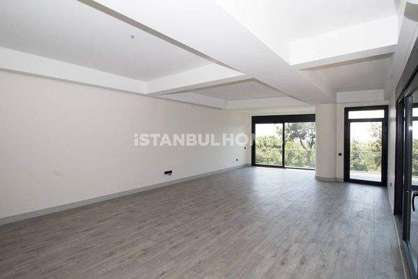Nature and Sea View Properties Near the Coast in Maltepe