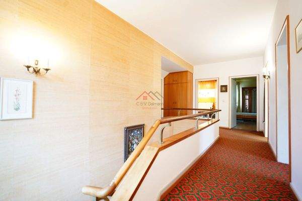 großzügige Diele OG