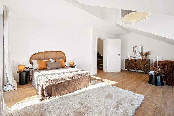 Elegante Dachschräge mit viel Stellplatzmöglichkeit Schlafzimmer