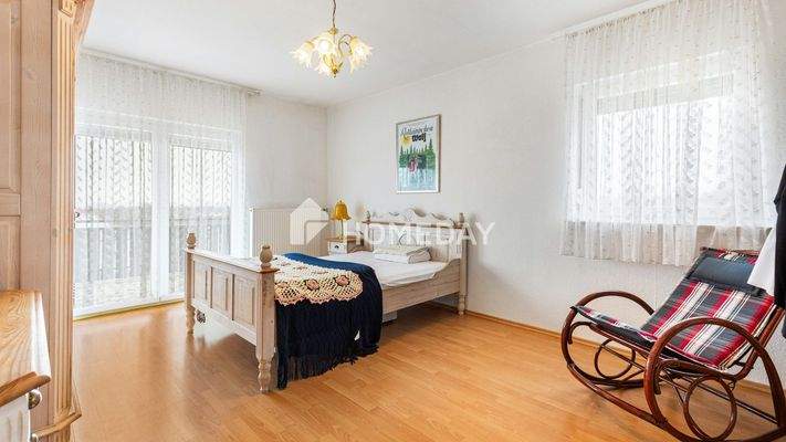 1. OG Schlafzimmer 1