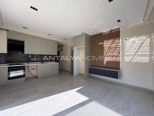 1 and 2-Bedroom Flats in a Complex with Pool in Antalya Lara