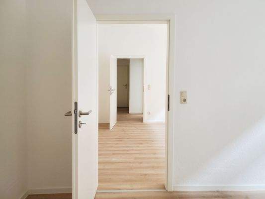 Schlafzimmer, Blick WZ zum Flur.jpg