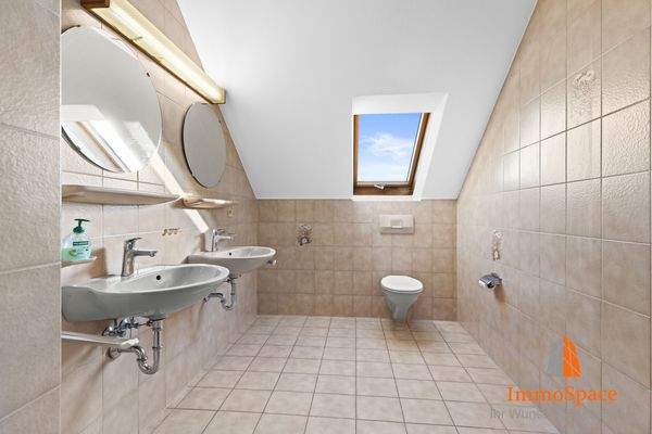 Tageslicht Badezimmer im Obergeschoss