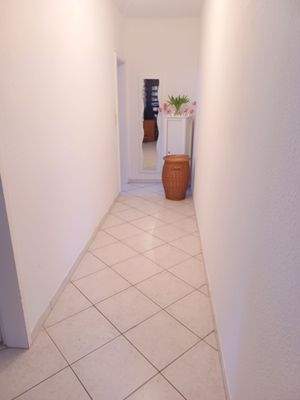 Wohnung 1, EG = Flur