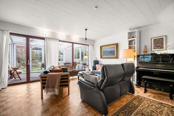 Wohnzimmer mit Wintergarten