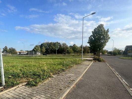 Gut gelegen mit vielen Parkplatzmöglichkeiten