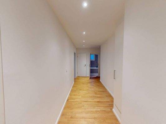 Flur mit Deckenspots