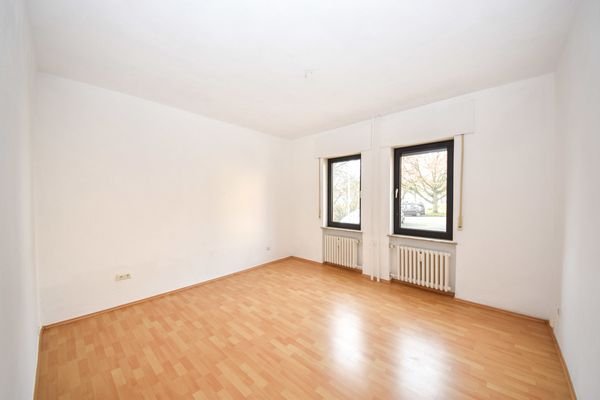 Schlafzimmer 1 von 2 EG