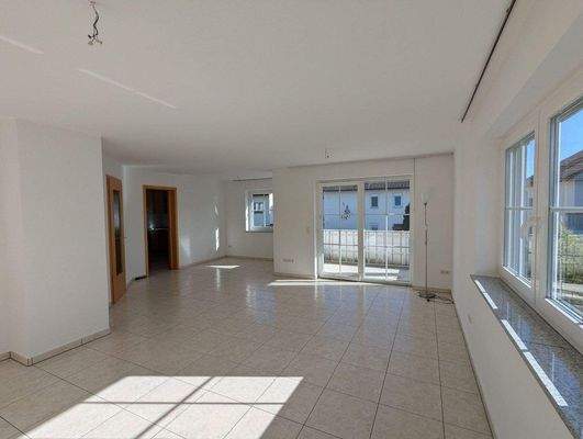 Sehr helles, großzügiges Wohn- und Esszimmer