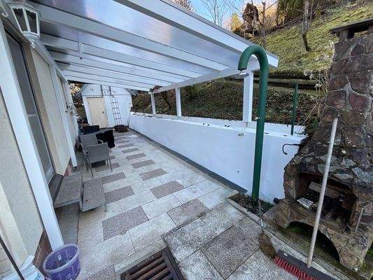 überdachte Terrasse