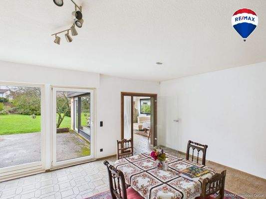 RE/MAX Immobilien DeLux Einfamilienhaus Wallerfangen-Oberlimberg Wohnzimmer