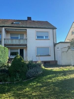 27 Rückseite vom Garten aus auf Haus und Garage