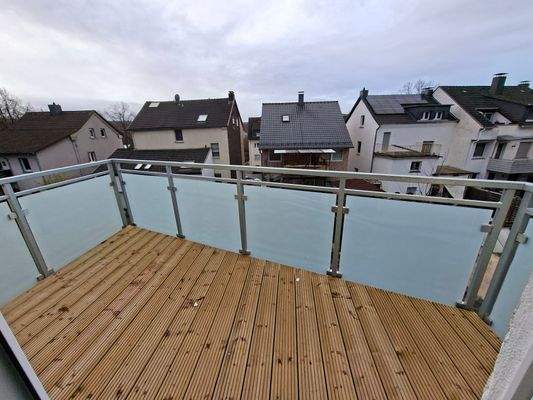 Balkon mit Blick über Menden.jpg