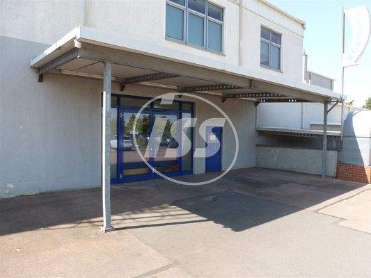 überdachte Anlieferung