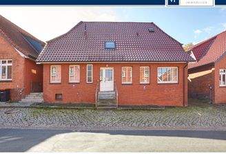 Ca. 175 m² Wohn- und Nutzfläche – Altstadthaus mit Innenhof, Garten & Garage
