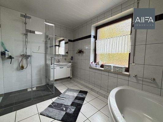 Badezimmer Ansicht 1