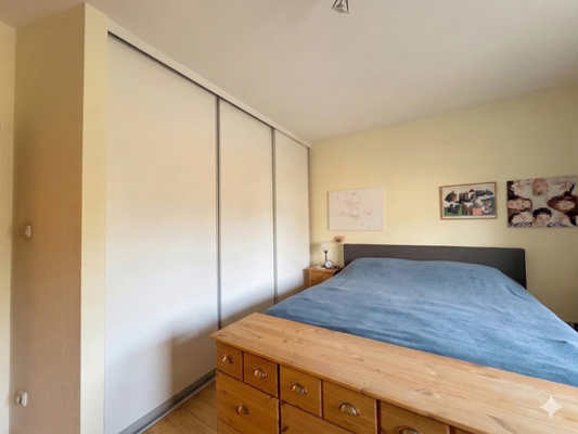 OG Schlafzimmer mit Einbauschrank