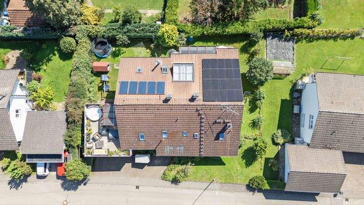 Draufsicht mit PV und Solar