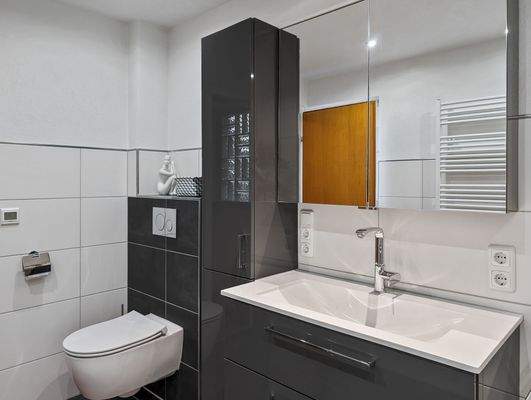 Badezimmer OG - Werz Immobilien