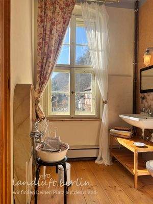 Bad 1.OG mit Blick Richtung Süden, 1.OG-6.jpg