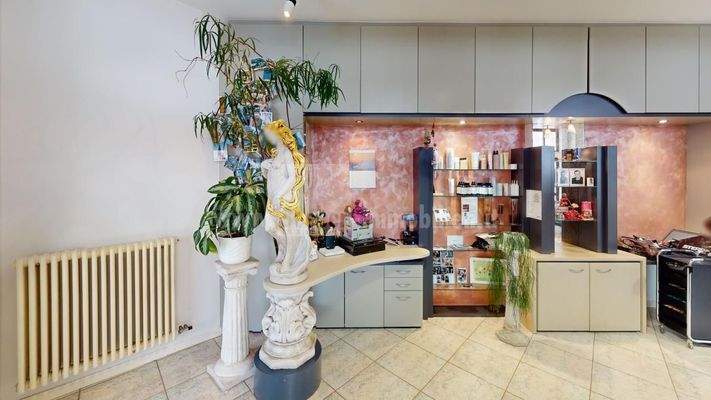 Friseur-parrucchiere-comprare-kaufen-mieten-centro-Salone-Meran-